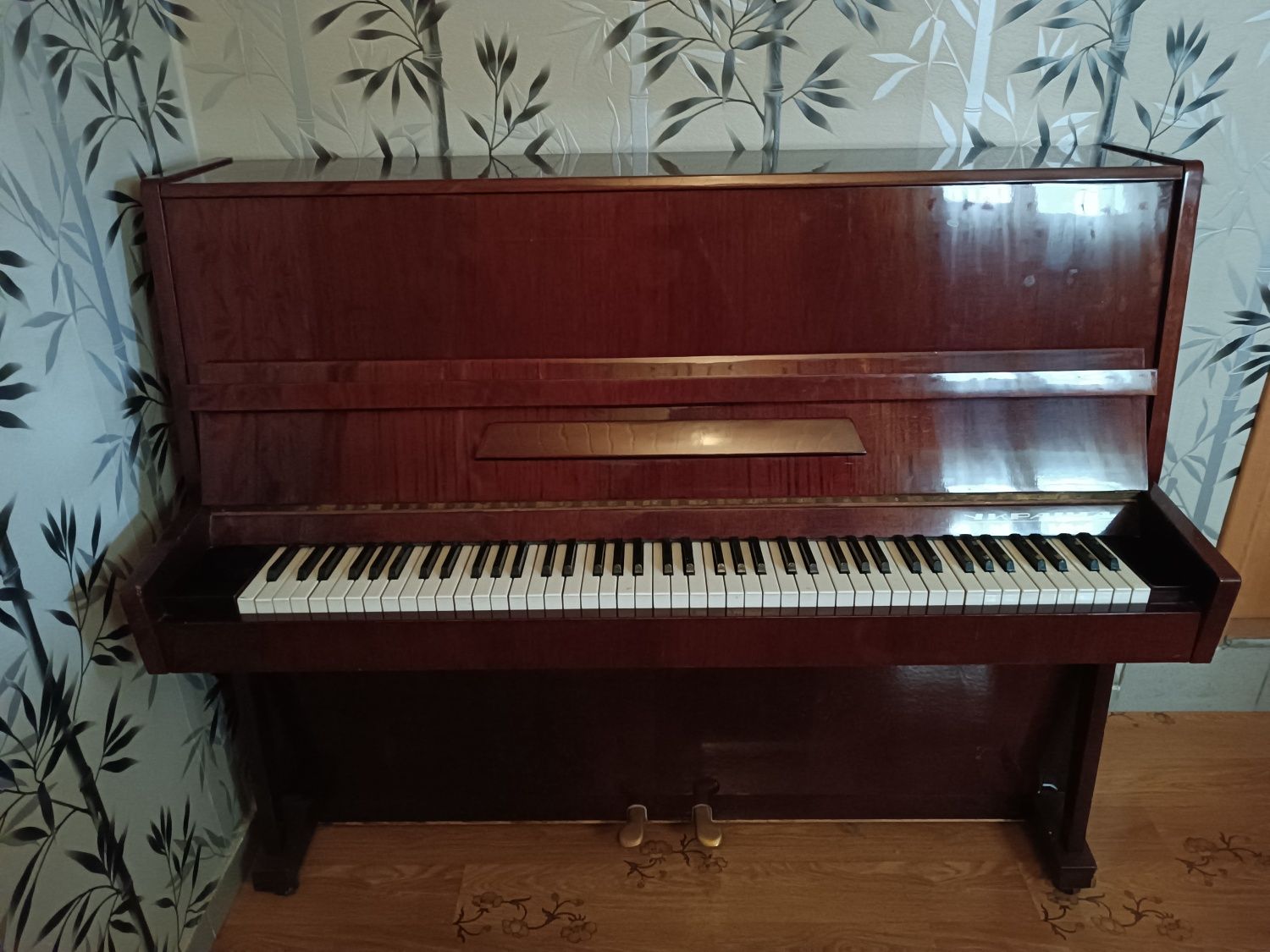 Продам піаніно Україна