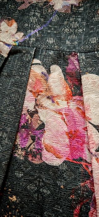 r.134 NEXT Sukienka okolicznościowa grafitowa w kwiaty