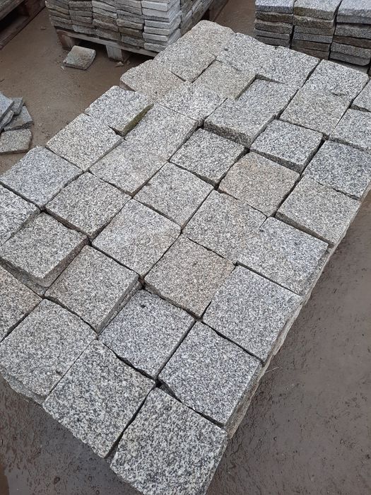 Płytki  granitowe elewacyjne 15/15/2 szaro - żółte