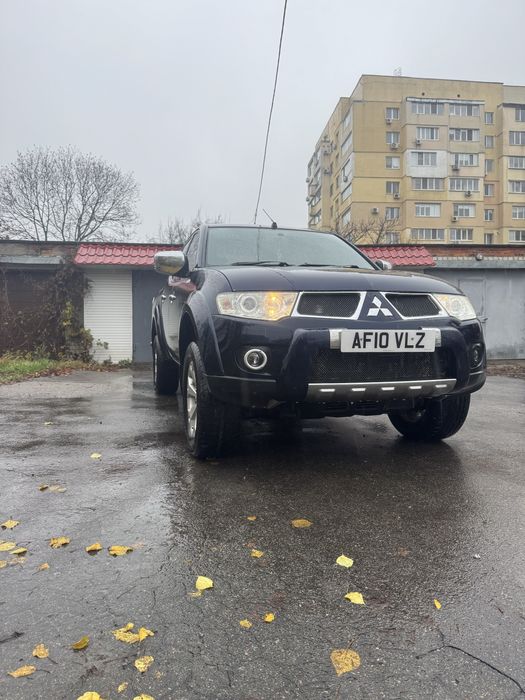 Mitsubishi L200 2010 рік