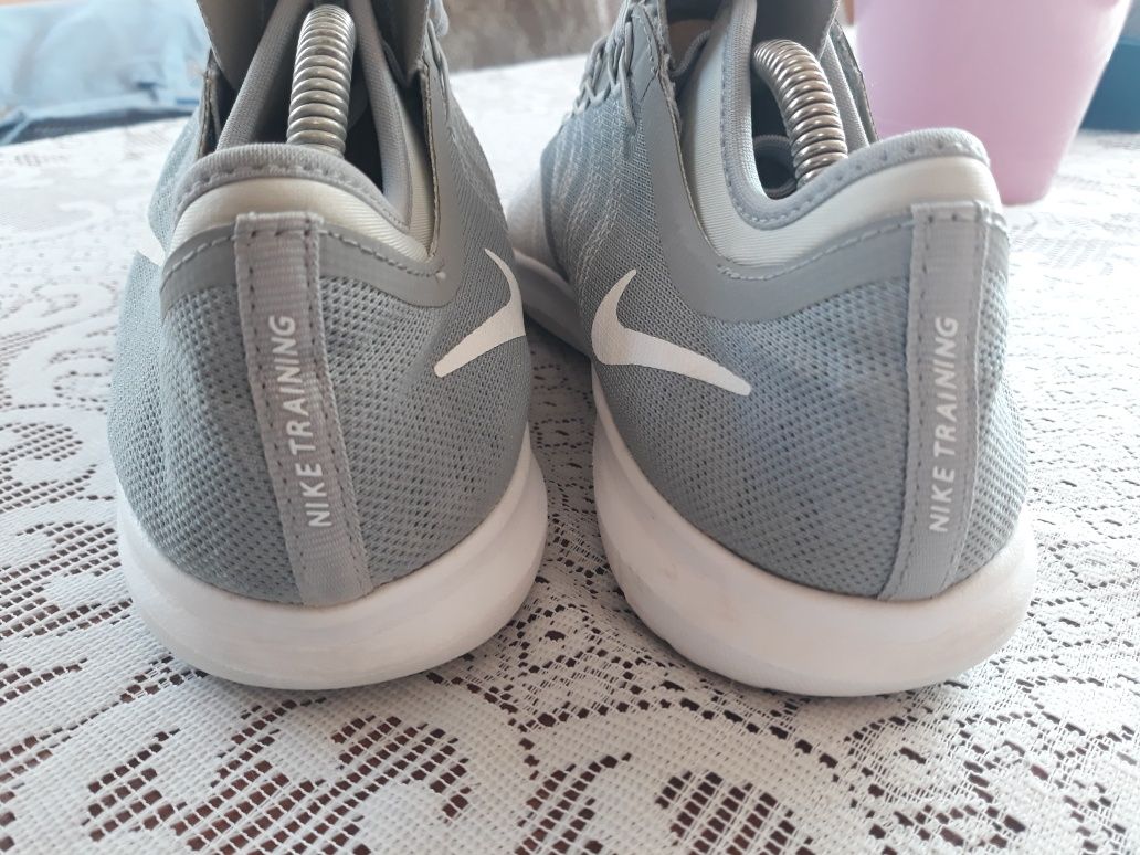 Nike Training Fleks Adapt rozm 42 /27 cm