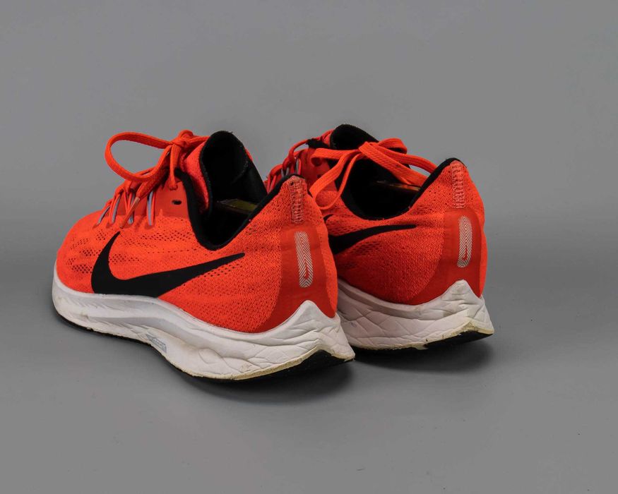 Яркие беговые кроссовки Nike Zoom Pegasus 36.45 размер