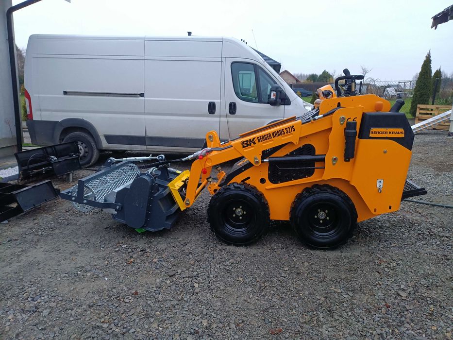 Usługi ładowarką, koparką łańcuchową, usuwanie pni, niwelacja terenu