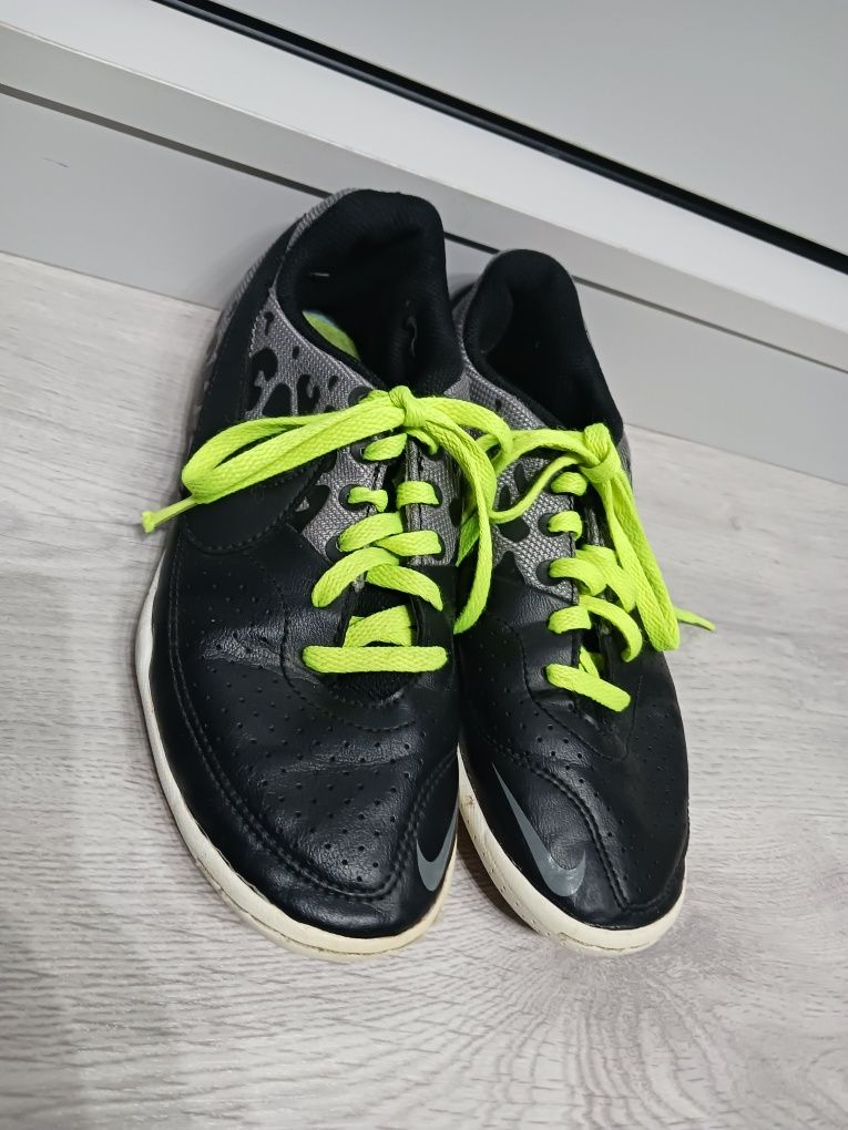 Buty Nike JR Elastico II rozm. 35