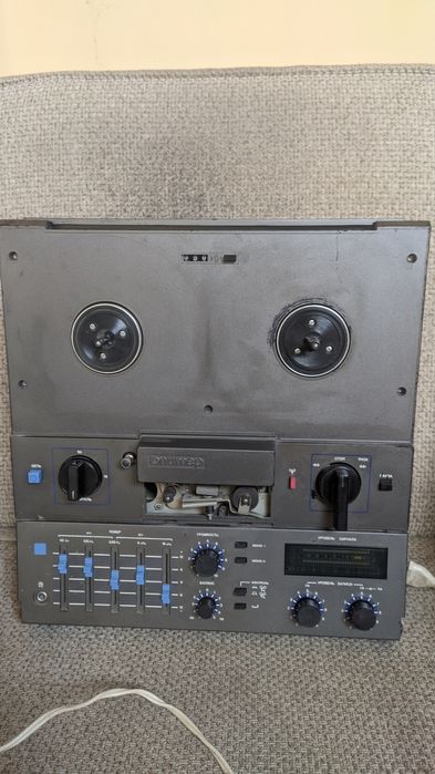 Катушечный  стереофонический магнитофон Юпитер МК-106С