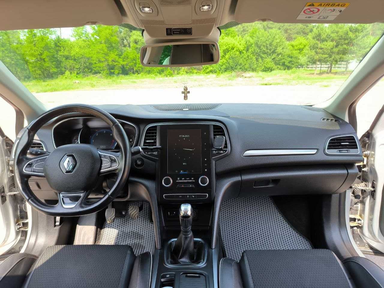 Renault Megane BOSE