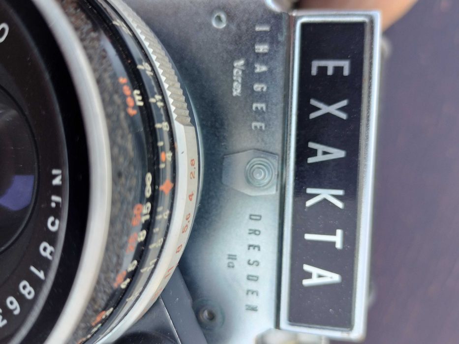 stary aparat fotograficzny Exakta Varex II a