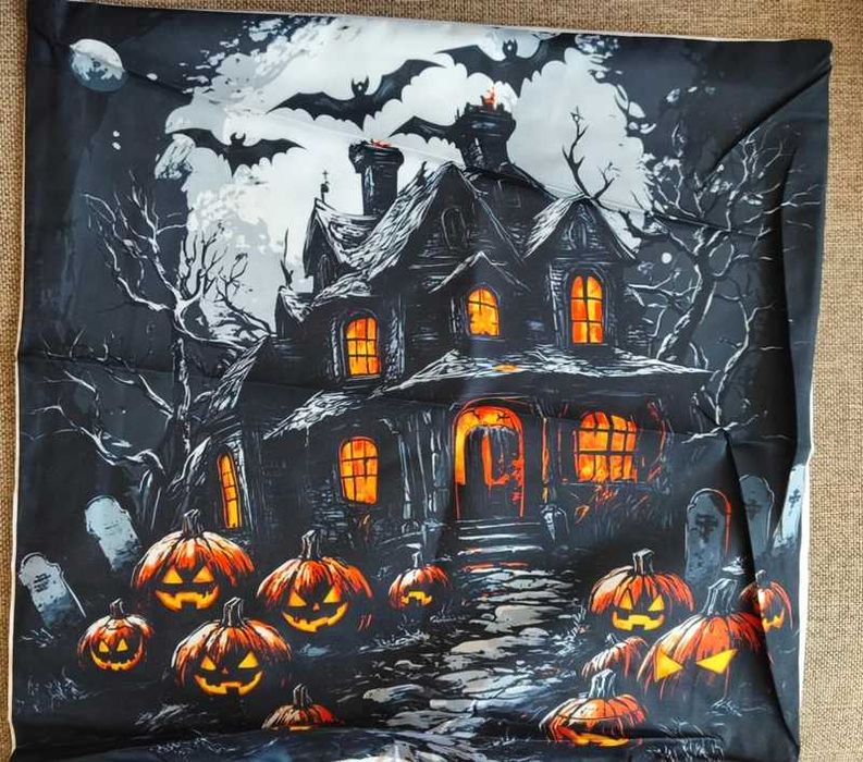 Poszewka na poduszkę z halloweenowym wzorem