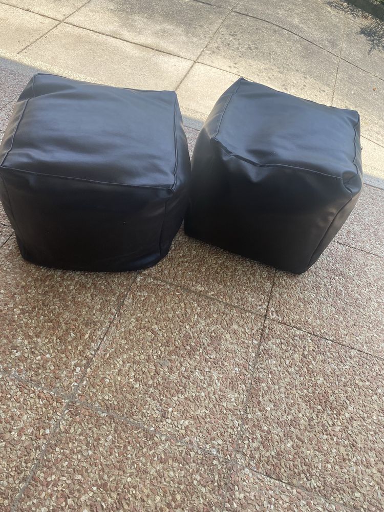 4 pufs em preto de napa muito bom estado