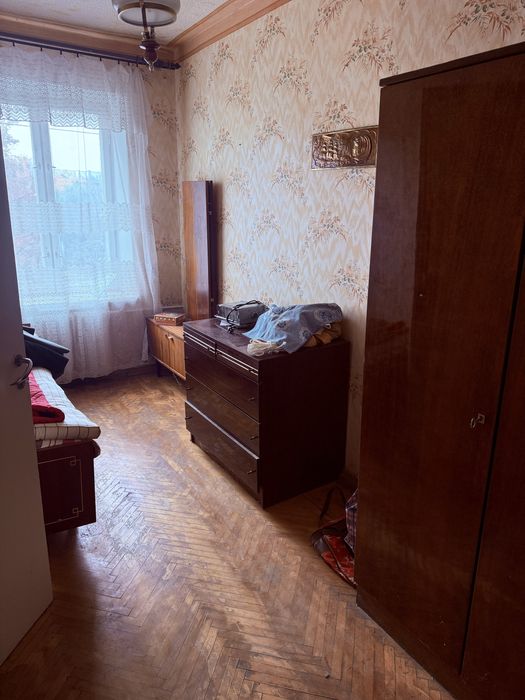 Продам 2хк-квартиру! ХТЗ, пр-т Александровский 136/8.