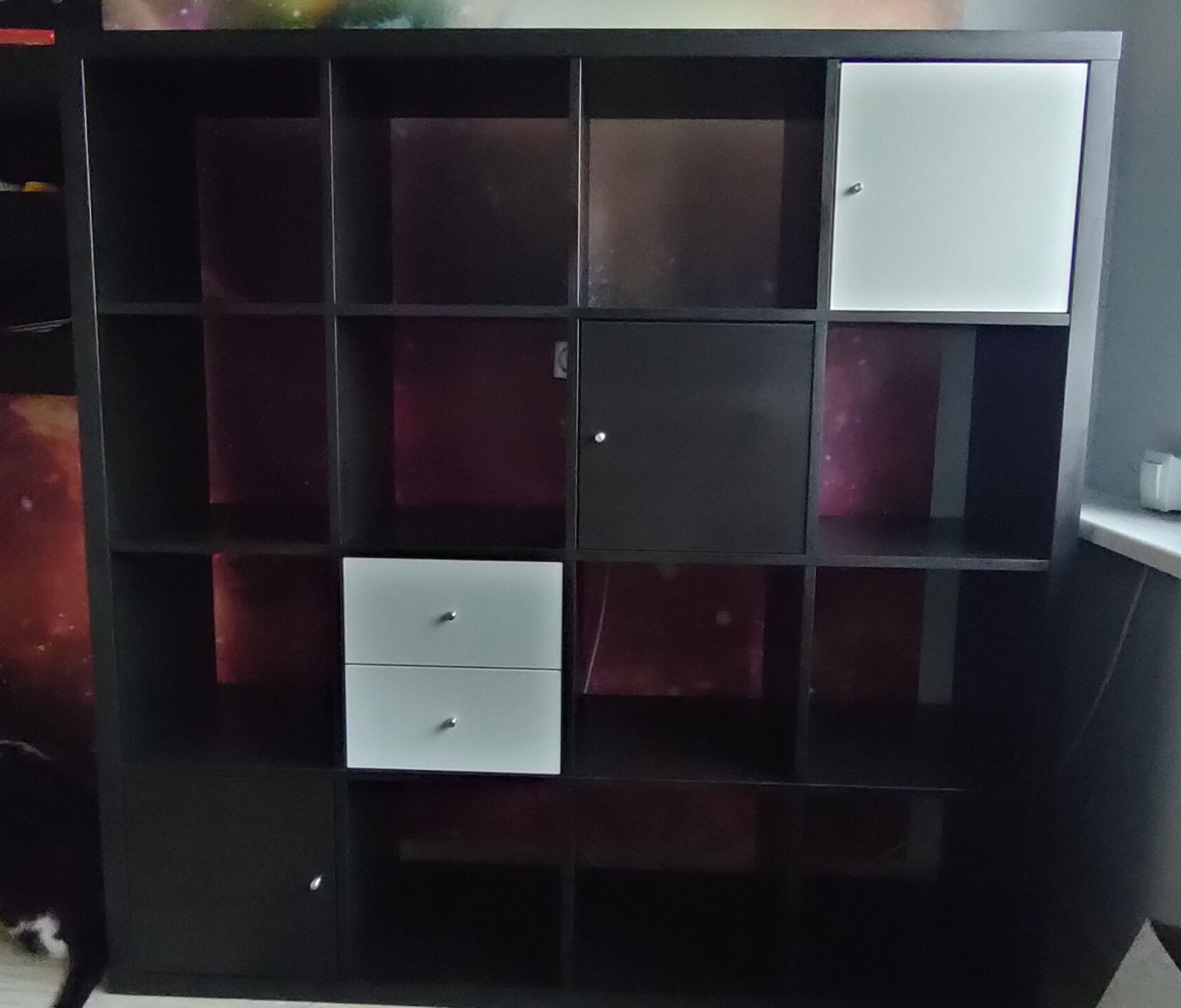 Regał Kallax Ikea 4x4 z 3 szafkami i 1 wkładem szufladowym