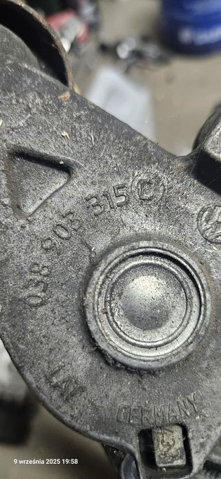 Napinacz paska osprzętu 1.9 tdi golf bora a3 8l octavia leon toledo