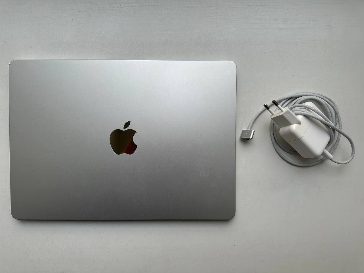 Ноутбук Apple MacBook Air 13.6 M2 Silver 8/256 2022 в ідеальному стані