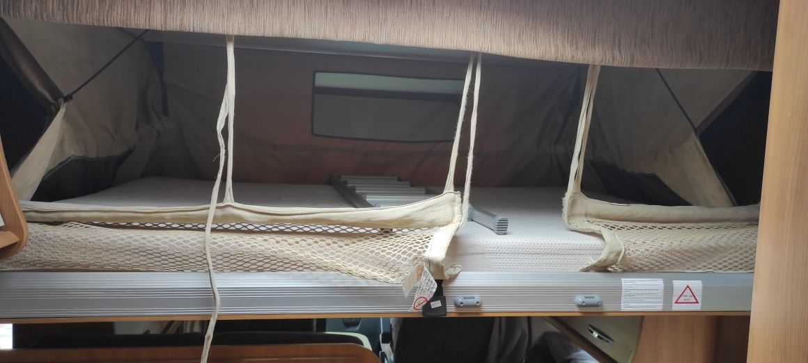 Autocaravana perfilada
98000 km
Ac na cabine
Inversor 
Ba
