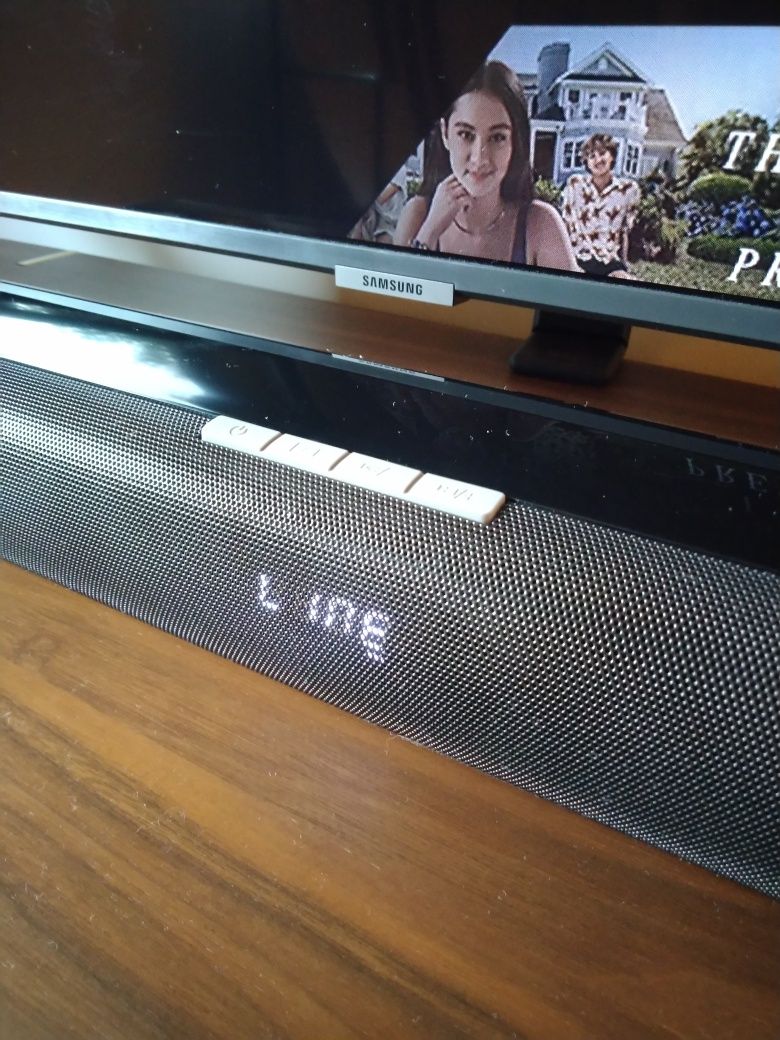 Sound bar com comando