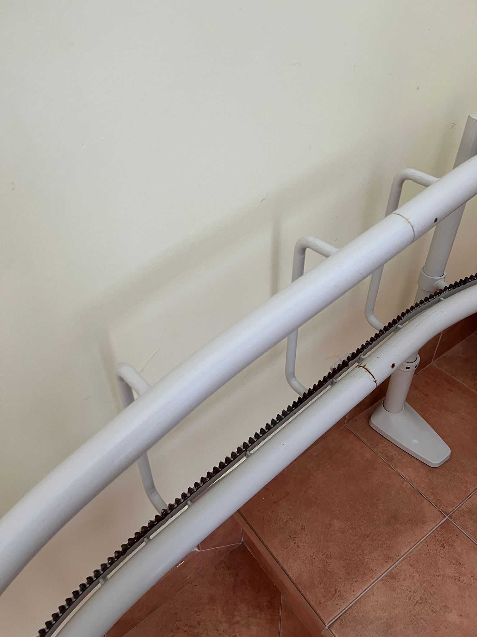 Cadeira de apoio elevatoria do R/C para o 1º andar
