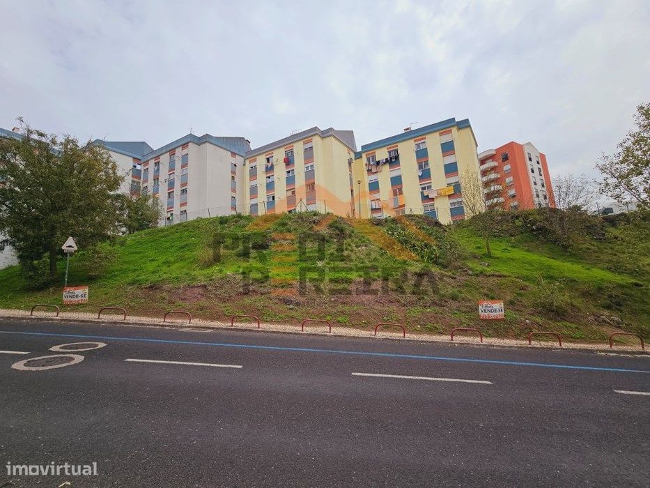 Venda de 2 lotes de terreno para construção em conjunto, localizado...