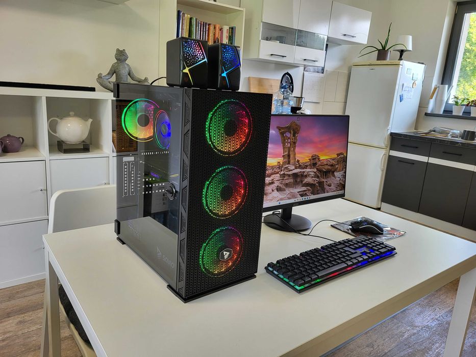 Komputer monitor gamingowy RX 5700 XT SSD 1TB klawiatura mysz PilotLED