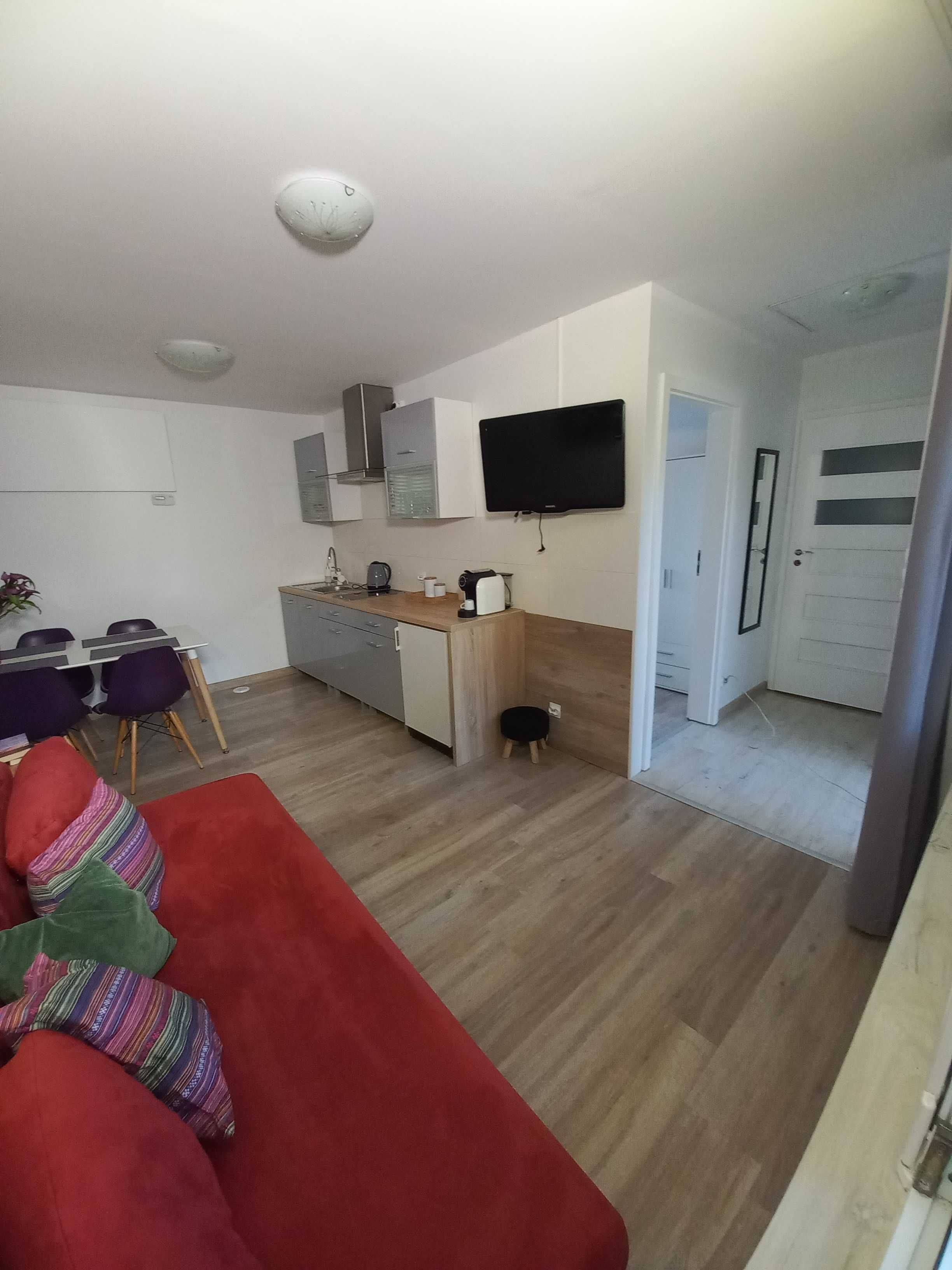 Domek w lesie   nad  jeziorem Lipie -Długie -2 osobne apartamenty