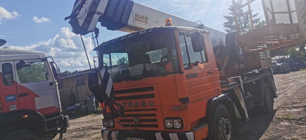 Usługi  dźwigowe,  602* 256* 429 budowlanyanym,  koparko-ładowarka, zw