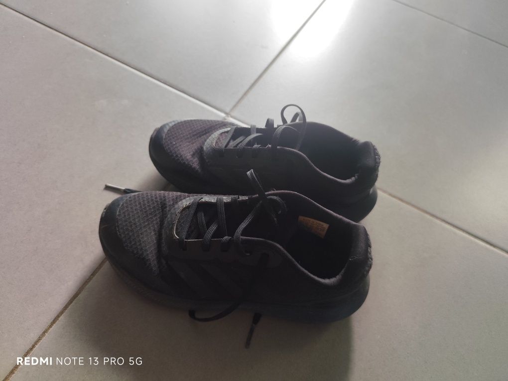 Czarne buty Adidas rozmiar 34