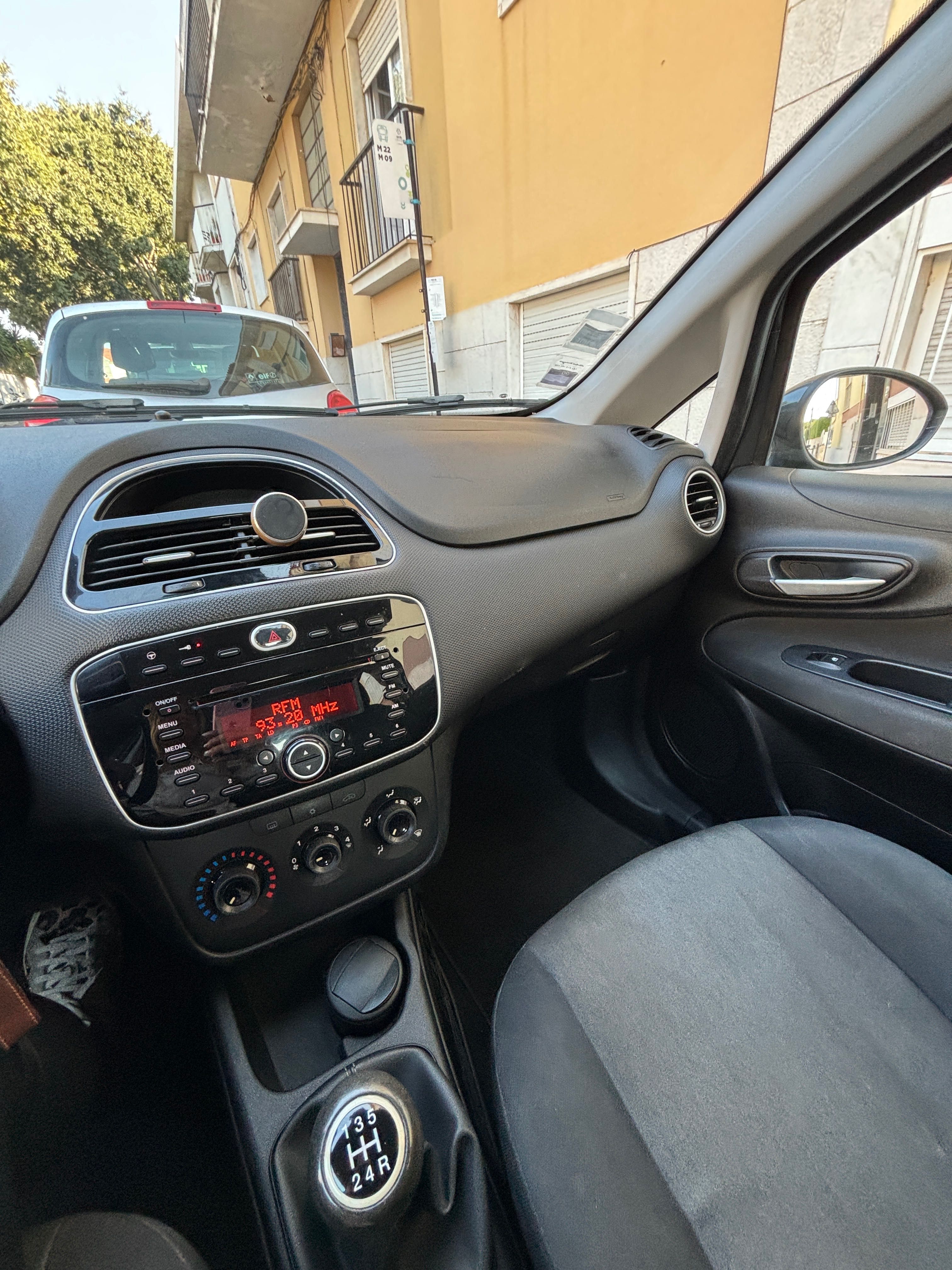 Fiat Punto 2014  em bom estado de conservação