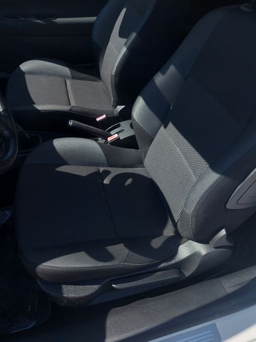 137mil klms, Ano 2011,  1.4 carro de garagem como novo