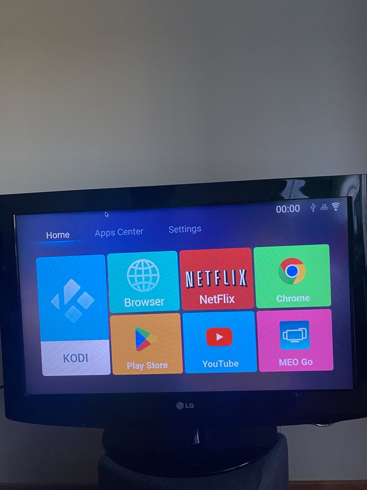 Televisão LG com Box v10 Pro (ler discrição)