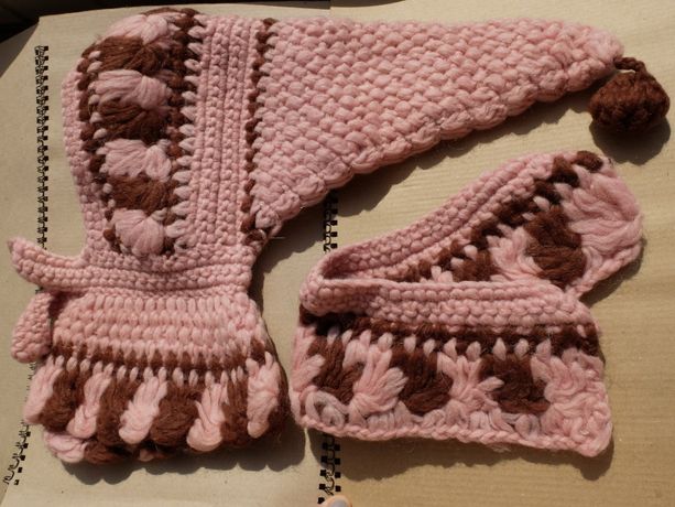 Детская розовая тёплая шапочка и шарфик