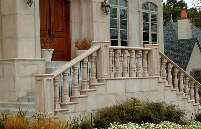 Лестница из мрамора , гранита . Камины из натурального камня