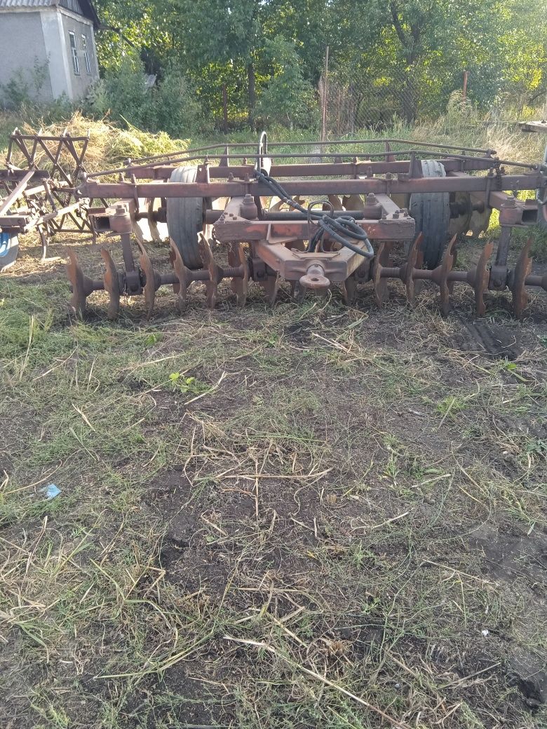 Розпродаж сільгосптехніки.