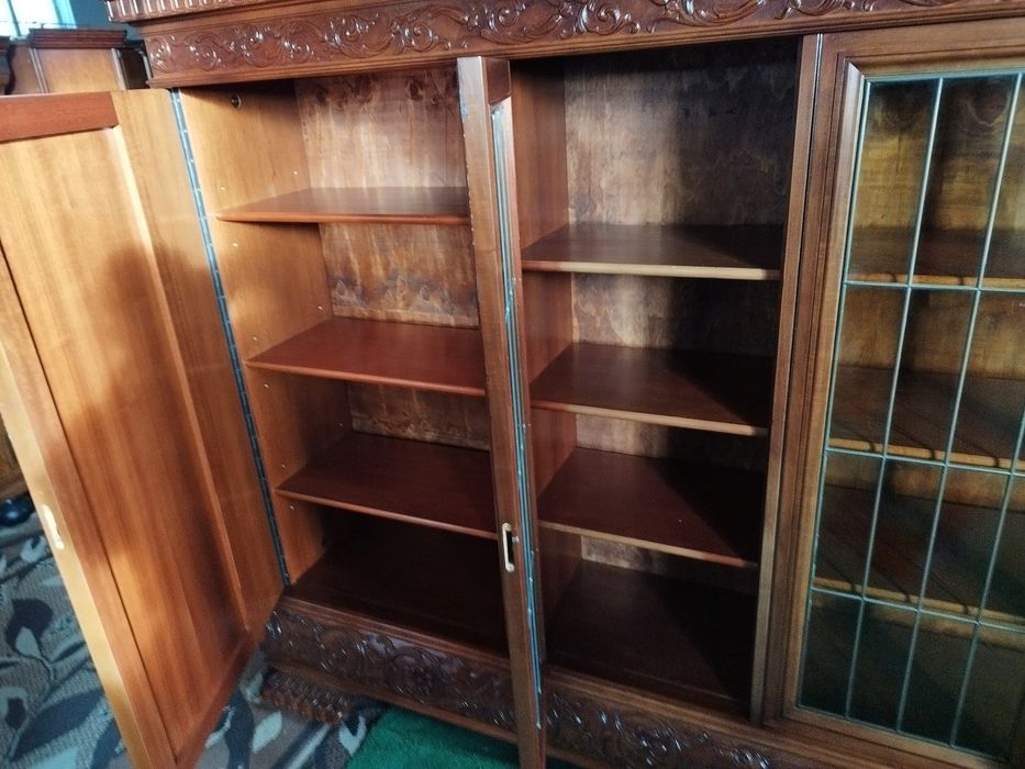 biblioteka gabinetowa secesyjna witryna Antyk pięknie zdobiona