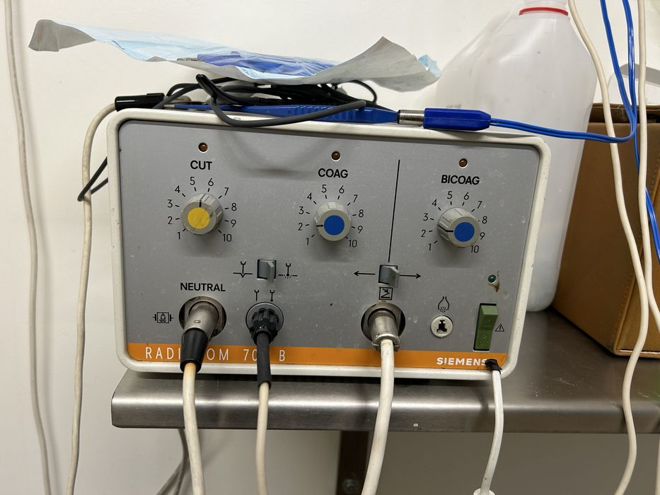 Nóż elektryczny Lancetron sprawny + akcesoria