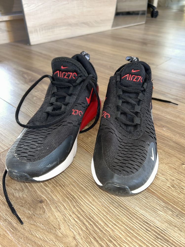 Buty nike czarne air 270