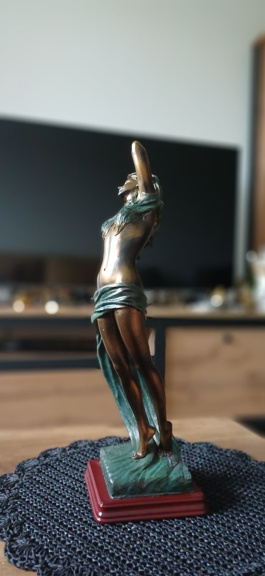 Wyjątkowa figura - rzeźba "Tancerka z Chustą"