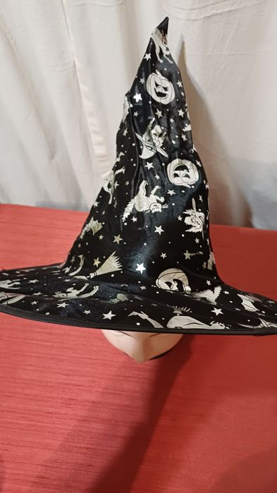 Костюм на Хелуїн зі спідницею/ юбкою.