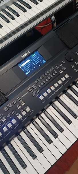 Yamaha PSR SX600