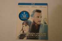 Blu-ray komppt een vrouw bij de dokter