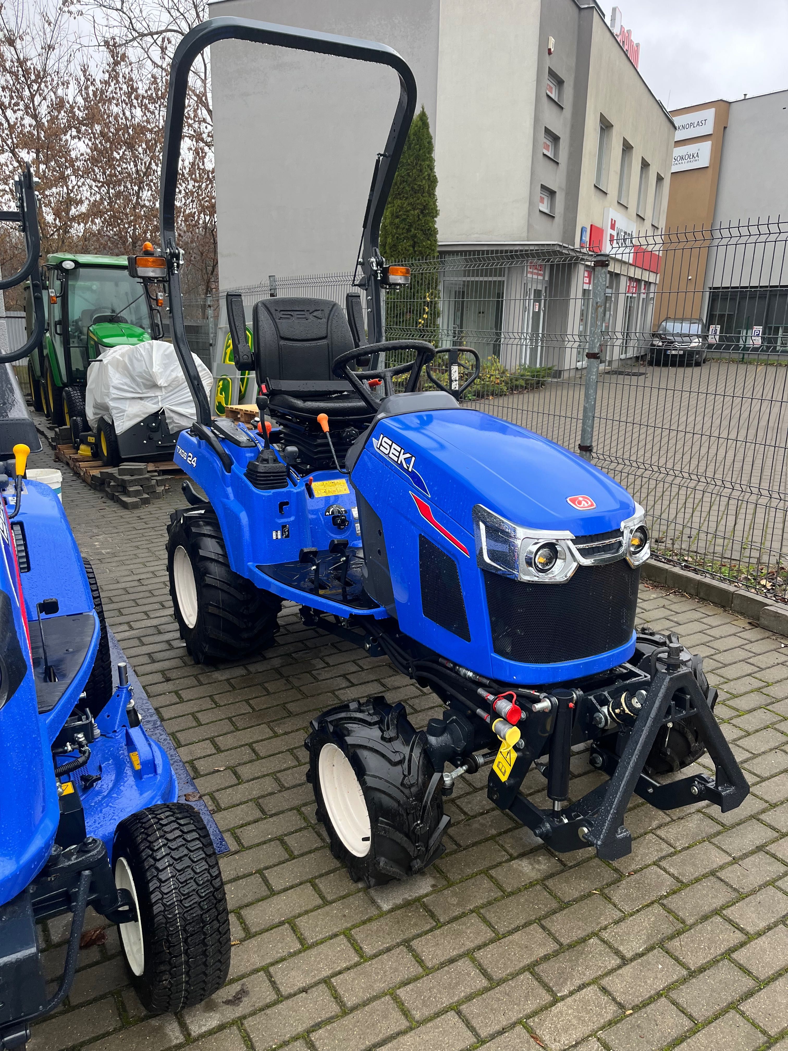Wyprzedaż rocznika Iseki traktor ogrodowy TXGS 24 23KM 4*4 przedni tuz