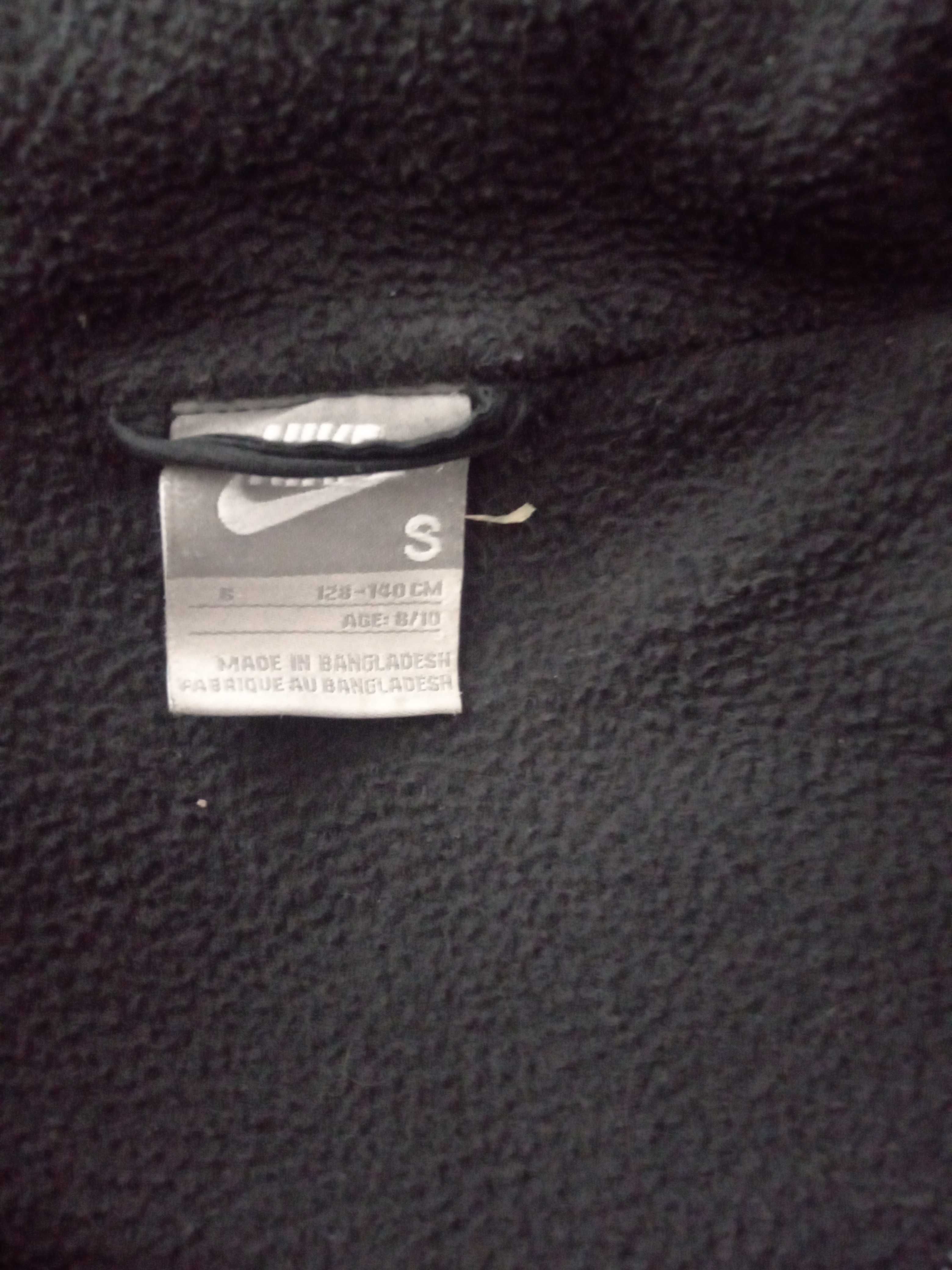 Kurtka Nike przejściowa rozmiar 140