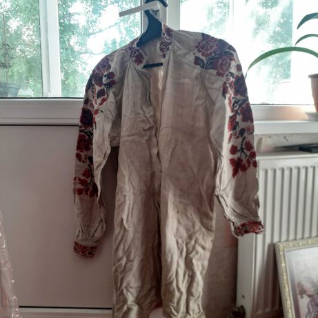 Старовинна вишита сорочка (жіноча вишиванка)