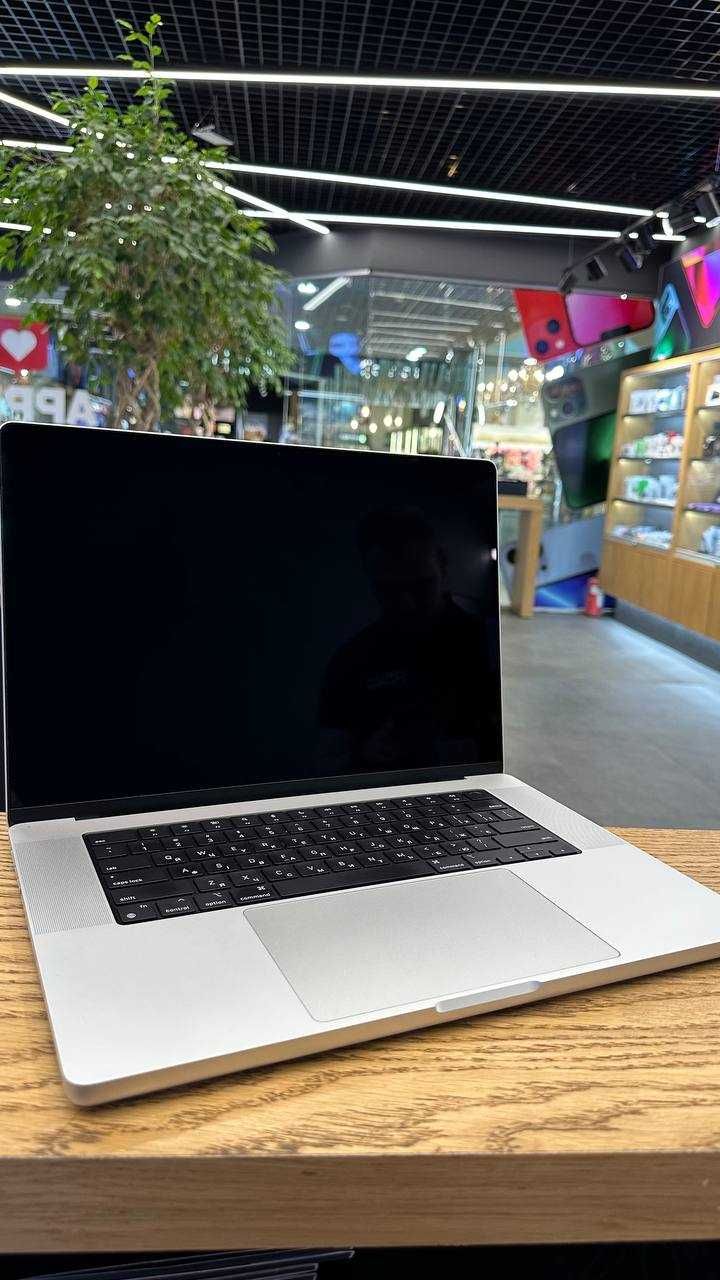 Вживаний MacBook  Pro 16 512 Silver  у Ябко - ТРЦ "Оазис"Кредит