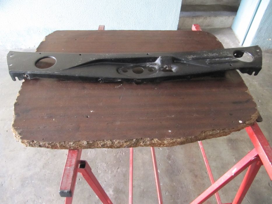 Travessa da frente Peugeot 205