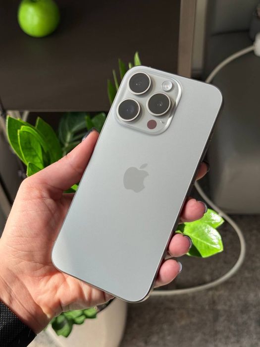 Apple iPhone 15 Pro 256GB Natural. Neverlock. Esim