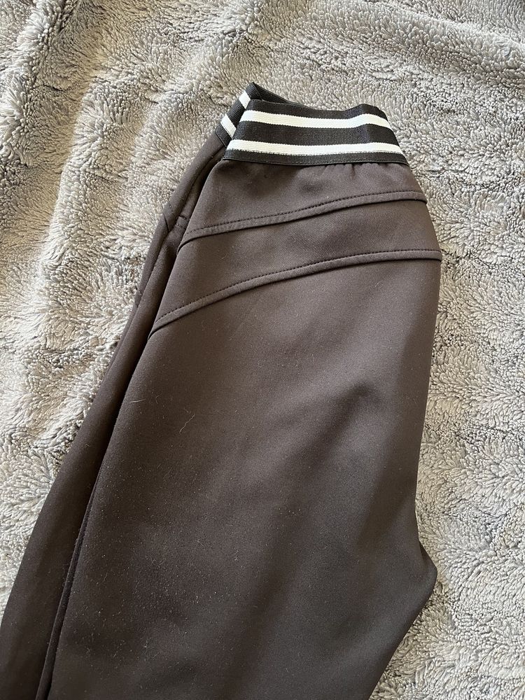 Czarne legginsy, M