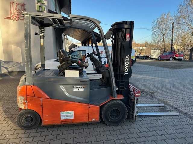 Wózek widłowy elektryczny Toyota 8FBMT25 2,5t, 2019r, Triplex 4,7m,UDT