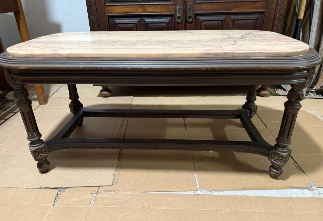 Mesa oval mármore