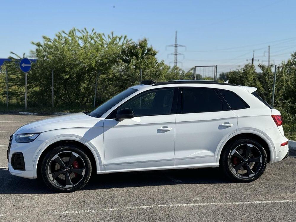 Audi SQ5 Prestige 2019 переодіта в рестайл 2022року