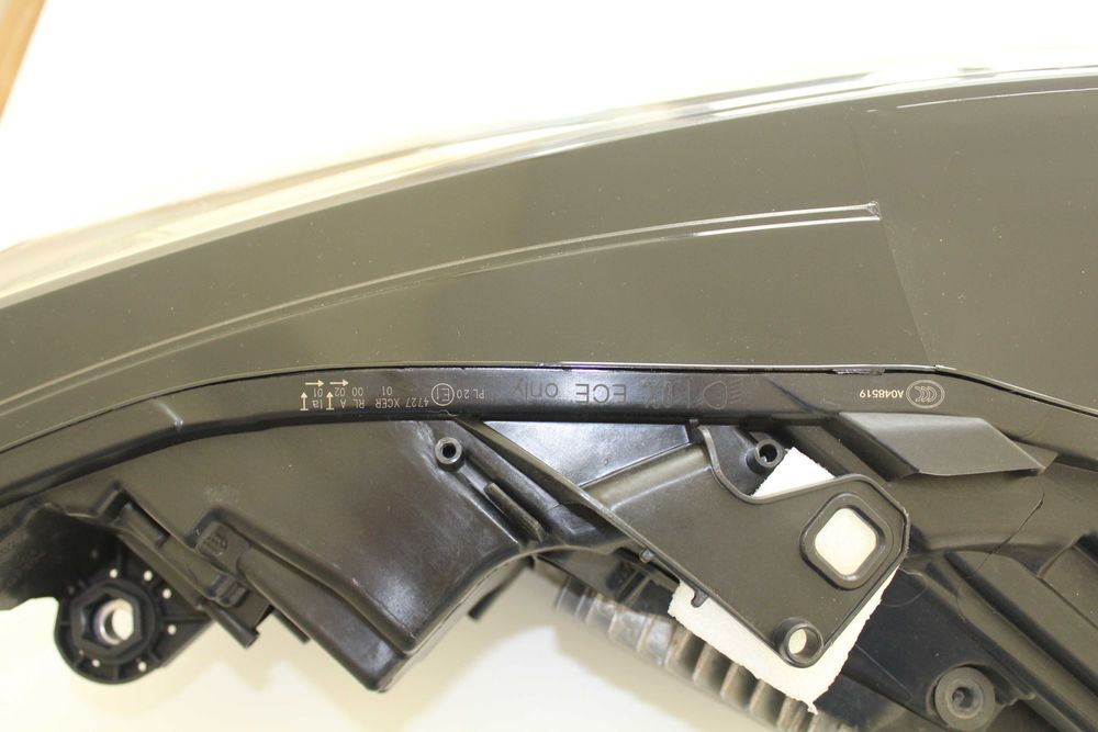 Faróis Dianteiros Full LED Matrix Audi A6 C8 (2018–2022)