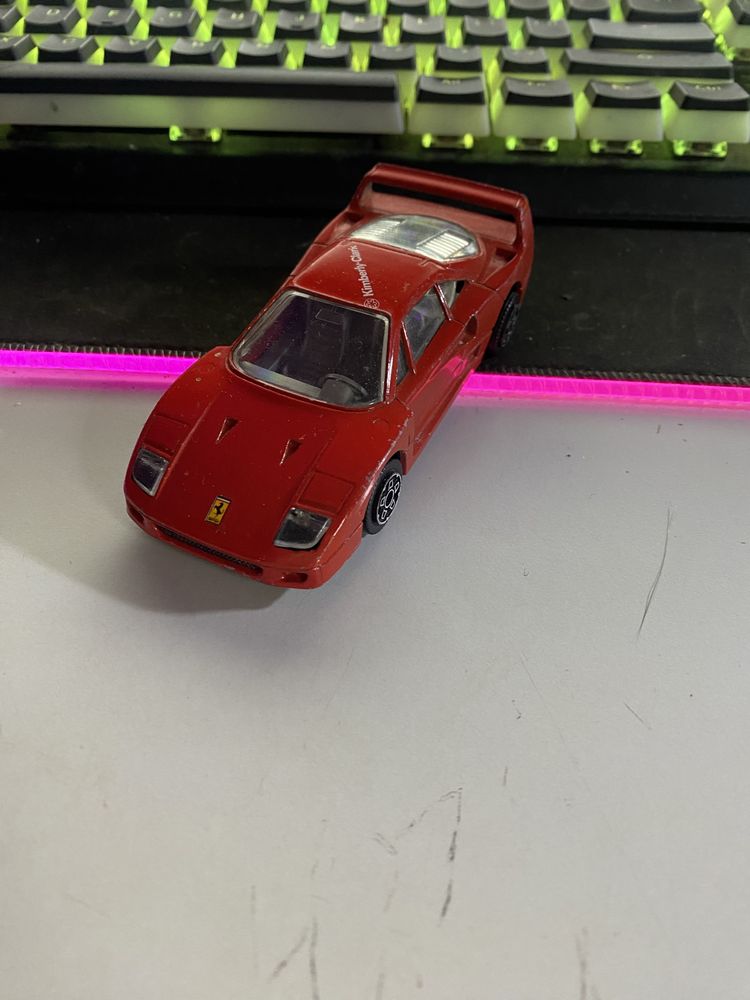 Retro samochodzik burango ferrari f40